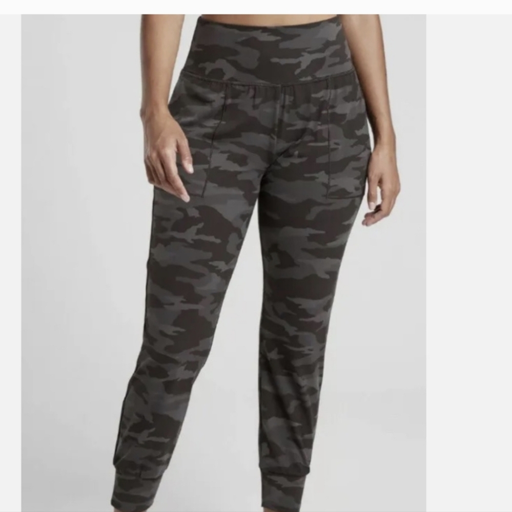 Athleta Salutation Camouflage High-Waisted Joggers
